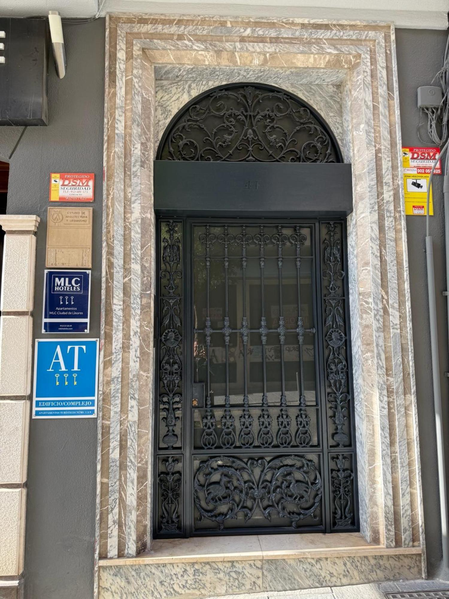 Apartamentos Mlc Ciudad De Linares Linares  Exteriör bild